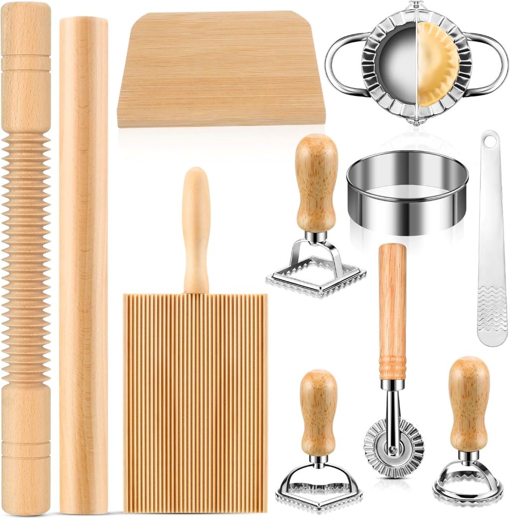 Complete pasta and dumpling making tools set – ideal for homemade Italian cooking.