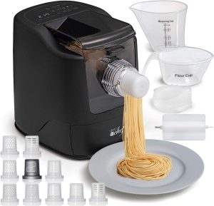 Quick and versatile Deco Chef pasta maker mixing and kneading fresh pasta