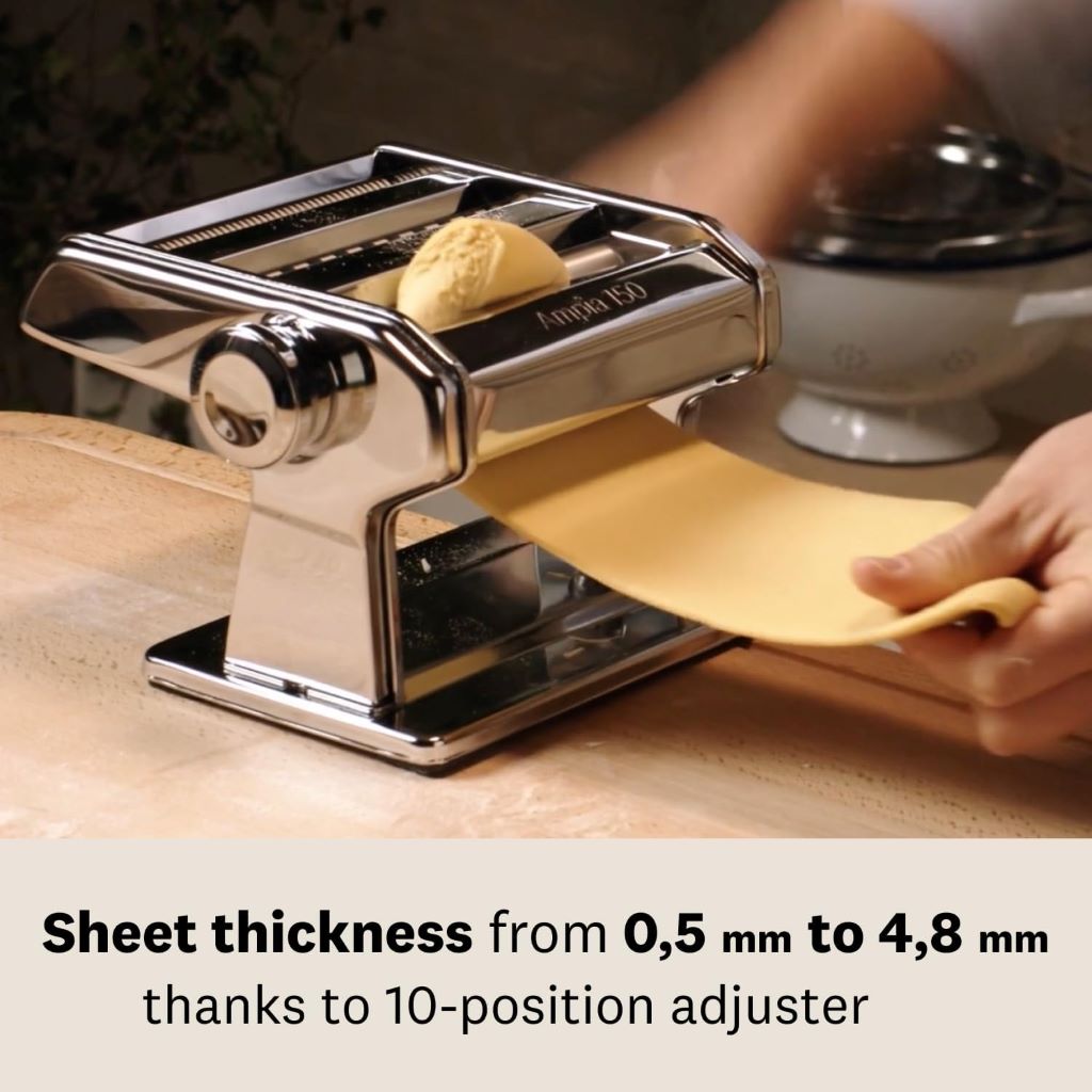 Durable chrome steel Marcato Ampia 150 Classic pasta machine on kitchen counter