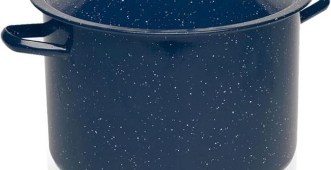 IMUSA 6Qt Blue Speckled Enamel Stock Pot with Lid, ideal for everyday cooking.