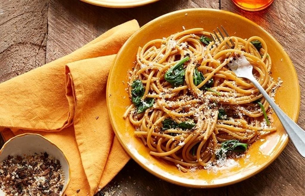 Variety of global pasta dishes including carbonara, curry pasta, and more.