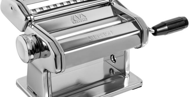 MARCATO Atlas 150 Classic Pasta Maker in chrome steel with black handle on kitchen counter