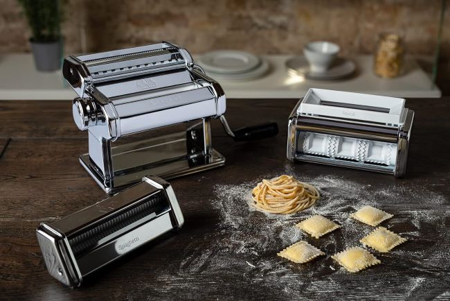 MARCATO PASTASET pasta machine gift set in chrome steel with Atlas 150, ravioli attachment, and spaghetti cutter
