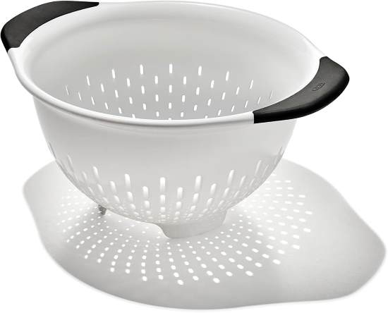 OXO Good Grips 3 QT Plastic Colander