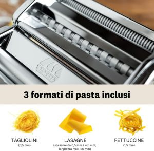 MARCATO Atlas 150 manual pasta machine with hand crank and pasta sheets ready to cut