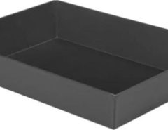 Lloyd Pans 10×14-inch rectangular pizza pan producing crispy edges and a thick Detroit-style crust